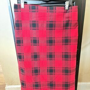 Fabric tablecloth. Large rectangular. Plaid.